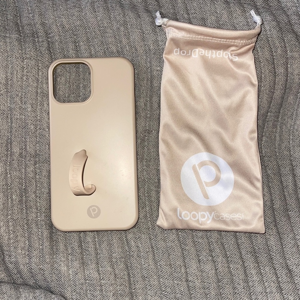 Loopy sandstone iPhone 12 Pro Max - righty